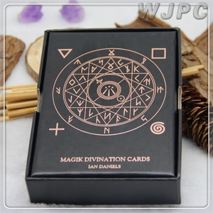 Jeu de cartes de tarot d'oracle de divination magique avec impression personnalisée, noir sur le devant et or rose sur le dos, bordure dorée, avec boîte de couverture et de fond - Product Image 1