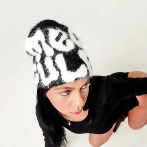 Bonnets personnalisés avec logo Y2K en acrylique de haute qualité, tricotés en cachemire premium, laine Mea Culpa, jacquard, mohair - Product Image 3