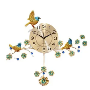 リビングルームの装飾のための新しいデザインの3Dサイレントクォーツ壁掛け時計鳥孔雀金属壁時計