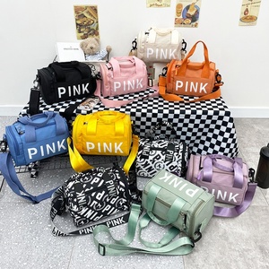 Bolsa <span class=keywords><strong>de</strong></span> Gimnasio Mini <span class=keywords><strong>de</strong></span> Nailon con Logotipo Personalizado, Bolsa <span class=keywords><strong>de</strong></span> <span class=keywords><strong>Viaje</strong></span> Tipo Barril <span class=keywords><strong>Pequeña</strong></span> y Portátil con Correa Cruzada, Color Rosa - Product Image 6