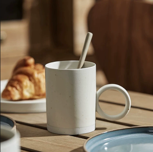 Vente en gros de tasses à café en céramique bleue au design unique et original avec soucoupe |   Mug en grès rustique avec anse en anneau pour achat en gros - Product Image 5