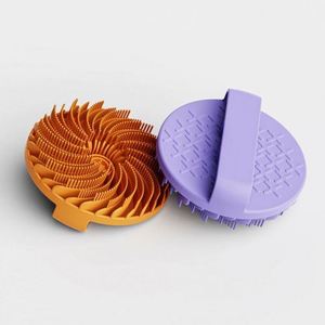 Brosse de bain unilatérale en silicone souple, poils doux pour le nettoyage et le massage - Product Image 1
