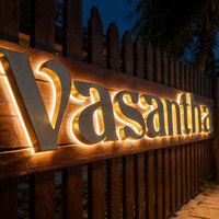 Enseigne extérieure en lettres acryliques 3D, designs d'enseignes pour hôtels et commerces, enseignes publicitaires LED pour hôtels, enseignes LED en acrylique pour logos d'entreprise