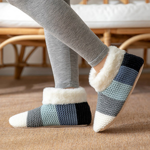 Calzini invernali in <span class=keywords><strong>lana</strong></span> d'agnello 2026 da <span class=keywords><strong>donna</strong></span>, pantofole da casa, calzini alla caviglia in pile felpati e ispessiti, antiscivolo per la neve, per adulti - Product Image 2