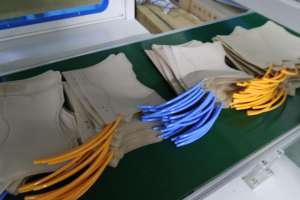 Ligne d'assemblage d'<span class=keywords><strong>airbag</strong></span> de siège automobile Machine de soudage à haute fréquence - Product Image 6