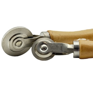 כלי תיקון צמיגים חדש באיכות גבוהה, עמיד למים, מפלדת אל-חלד, עם ידית עץ וגלגלת עם מסב כדורי - Product Image 4