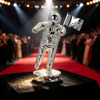 Trophée personnalisé écologique plaqué argent en forme d'astronaute, statue de cosmonaute en métal, plaque commémorative d'événement musical imprimée UV