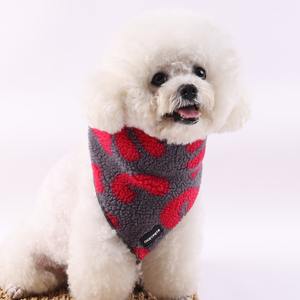 باندانا للكلاب من مصنع Okeypets بتصميم جديد مطبوعة بشعار مخصص دافئة وناعمة ومبطنة للكلاب الصغيرة - Product Image 2