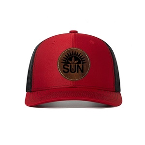 Casquette Trucker en Cuir avec Patch, Style Hip-Hop Élégant Bicolore, Visière Courbe, Maille Respirante, Protection Solaire pour Hommes et Femmes - Product Image 3