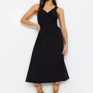 Sommer ärmellos V-Ausschnitt plissiertes Kleid elegantes Design Damen Abendkleid individuelle einfache sexy Kleider für Damen