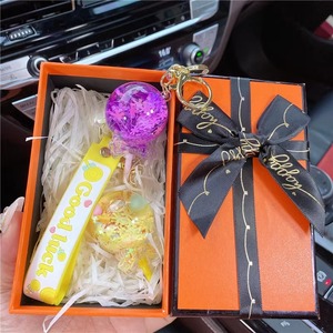 ยอดนิยมพวงกุญแจอมยิ้มแบบเหลวเกล็ดหิมะรูปการ์ตูนอะคริลิคน้ำมันเต็มไปด้วยเสน่ห์ของผู้หญิง - Product Image 5