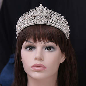 Corée fait à la main <span class=keywords><strong>perle</strong></span> mer accessoire Femme cristal diadème pour reine Pageant couronne luxe strass baroque mariée couronne - Product Image 2