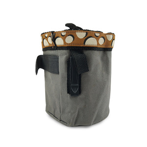 Bolsa para snacks de mascotas de 600 ml, portátil, para entrenamiento de perros al aire libre, con diseño de bloques de color. - Product Image 2