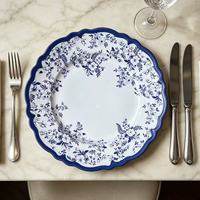 Assiettes de présentation rondes élégantes de 13 pouces en plastique style porcelaine bleue et blanche, en gros, pour événements