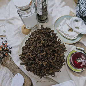 Thé <span class=keywords><strong>Oolong</strong></span> biologique premium en vrac de Taiwan, post-fermenté, en sachet/boîte, <span class=keywords><strong>bienfaits</strong></span> pour la santé et la perte de poids - Product Image 3