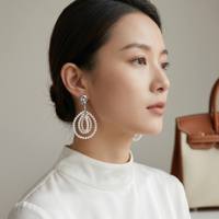 Boucles d'oreilles pendantes en perles d'eau douce naturelles blanches rondes de 3-4 mm de qualité 4A de la série Designer avec goutte d'eau en argent S925 pour femmes