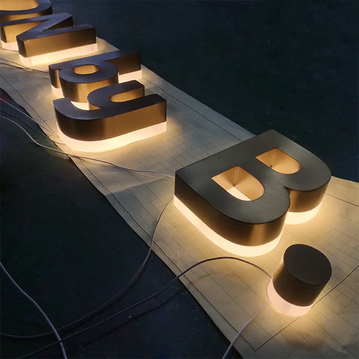 عالية الجودة مخصصة 3D معدن مصباح إضاءة علامة الفولاذ المقاوم للصدأ علامة