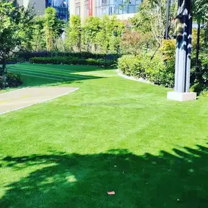 Alfombra de área de césped artificial al aire libre moderna de hierba sólida impermeable para patio trasero, patio, garaje