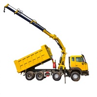 Camion-grue HOWO NX 8x4 avec grue de levage de 12/14/16 tonnes et échelles dédiées