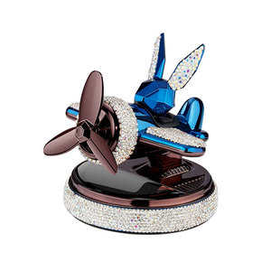Diffuseur de parfum solaire pour voiture en alliage, motif lapin astronaute, pour console centrale, décoration et aromathérapie, 31-60 jours - Product Image 1