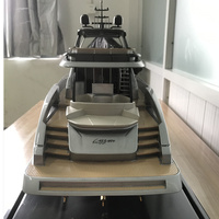 Jet ski, yacht sportif avec moteur, super mini yacht à voile, yacht de luxe, modèle de bateau de luxe