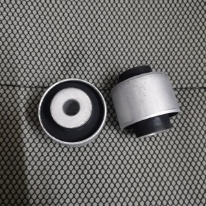 Bujes de Brazo de Control Superior L8WD407515 para Audi Q7, Repuestos de Suspensión - Product Image 1