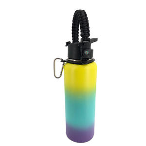 Poignée de bouteille d'<span class=keywords><strong>eau</strong></span> de sport d'extérieur en paracorde noir faite à la main, avec boussole, allume-feu et boucle personnalisable – Vente chaude - Product Image 4