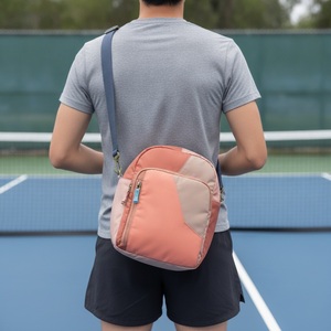 กระเป๋าใส่ไม้พาย Pickleball Big-Block Scrap Sling สำหรับไม้พาย 1 อัน ทำจากผ้า Ripstop รีไซเคิล พร้อมโลโก้สั่งทำ ขายส่ง กระเป๋าใส่ไม้เทนนิสและไม้พาเดล - Product Image 3