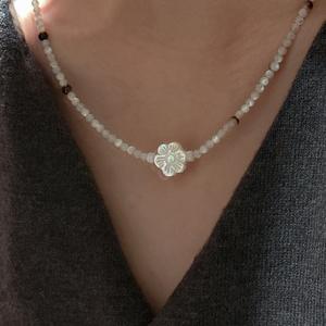 Collar de Plata de Ley S925 de Alta Gama, Estilo Retro de Lujo, con Diseño de Mariposa y Estrella, con Acabado Pulido y Piedra Principal de Perla - Product Image 3