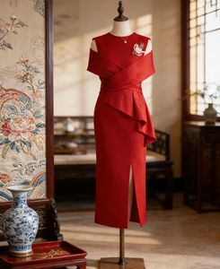 S0220Y 2026 Nouvelle <span class=keywords><strong>Robe</strong></span> Rouge Élégante <span class=keywords><strong>pour</strong></span> Femmes d'Âge Moyen, Amincissante et Flatteuse, Robes <span class=keywords><strong>de</strong></span> <span class=keywords><strong>Mère</strong></span> <span class=keywords><strong>de</strong></span> la Mariée - Product Image 1