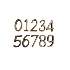 Placa de Identificación para Puerta Lord LV70151 de Latón Pulido con Letras en Relieve, Forma Rectangular y Números del 0 al 9 - Product Image 1