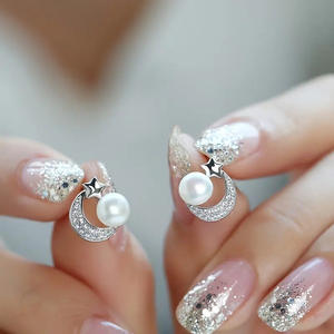 Orecchini a perno con luna e stella, perle finte bianche, argento 925 placcato rodio, gioielli da donna carini per tutti i giorni - Product Image 5