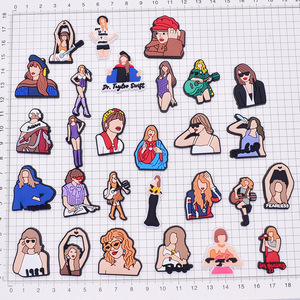 Dijes de PVC suave de moda con diseño de dibujos animados de la cantante estrella <span class=keywords><strong>Taylor</strong></span> <span class=keywords><strong>Swift</strong></span>, para decoración de zapatos, bolsos y zuecos, accesorios para calzado, venta al por mayor - Product Image 5
