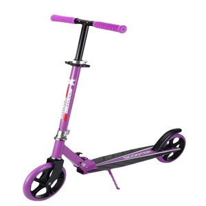 สกู๊ตเตอร์แบบเตะสองล้อ ปรับความสูงได้ สีดำและสีขาว สำหรับเยาวชน ใช้สำหรับการเดินทางในเมืองและการเล่นกีฬา - Product Image 5