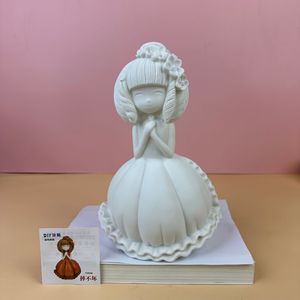 Vente en gros fabricants blanc blanc princesse mignon dessin animé PVC vinyle <span class=keywords><strong>peinture</strong></span> poupées <span class=keywords><strong>figurine</strong></span> pour tirelire boîte d'économie d'argent - Product Image 2