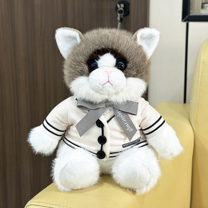 Peluche Gatto Folkloristico Personalizzato con Cardigan, Giocattolo Morbido a Forma di Gatto con Fiocco per Lettino Neonato, Regalo di Compleanno - Product Image 3