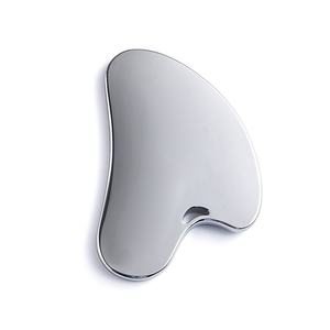 Herramienta de Masaje GuaSha de Metal con Forma Irregular para Cara, Cuello y Cuerpo, con Logotipo Personalizado, en Oferta - Product Image 5