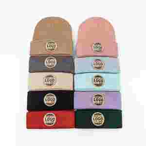 Unisex Casual Toque con Patch in pelle personalizzata con motivo mimetico con bracciale in acrilico per abbigliamento da spiaggia con Logo del marchio - Product Image 1