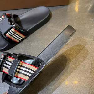 Sandalias Deportivas Estilo 2026 - Elegantes y Lujosas Chanclas de Playa para Hombre y Mujer con Suelas de Goma de Alta Calidad y Amortiguación de Cuero - Product Image 2