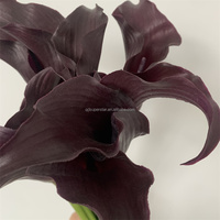 B-1046 Bunga Calla Lily Artifisial Kelas Atas dari Karet Lunak, Tangkai Tunggal, Bunga Dekoratif, Warna Hitam Merah, Calla Lilies Grosir