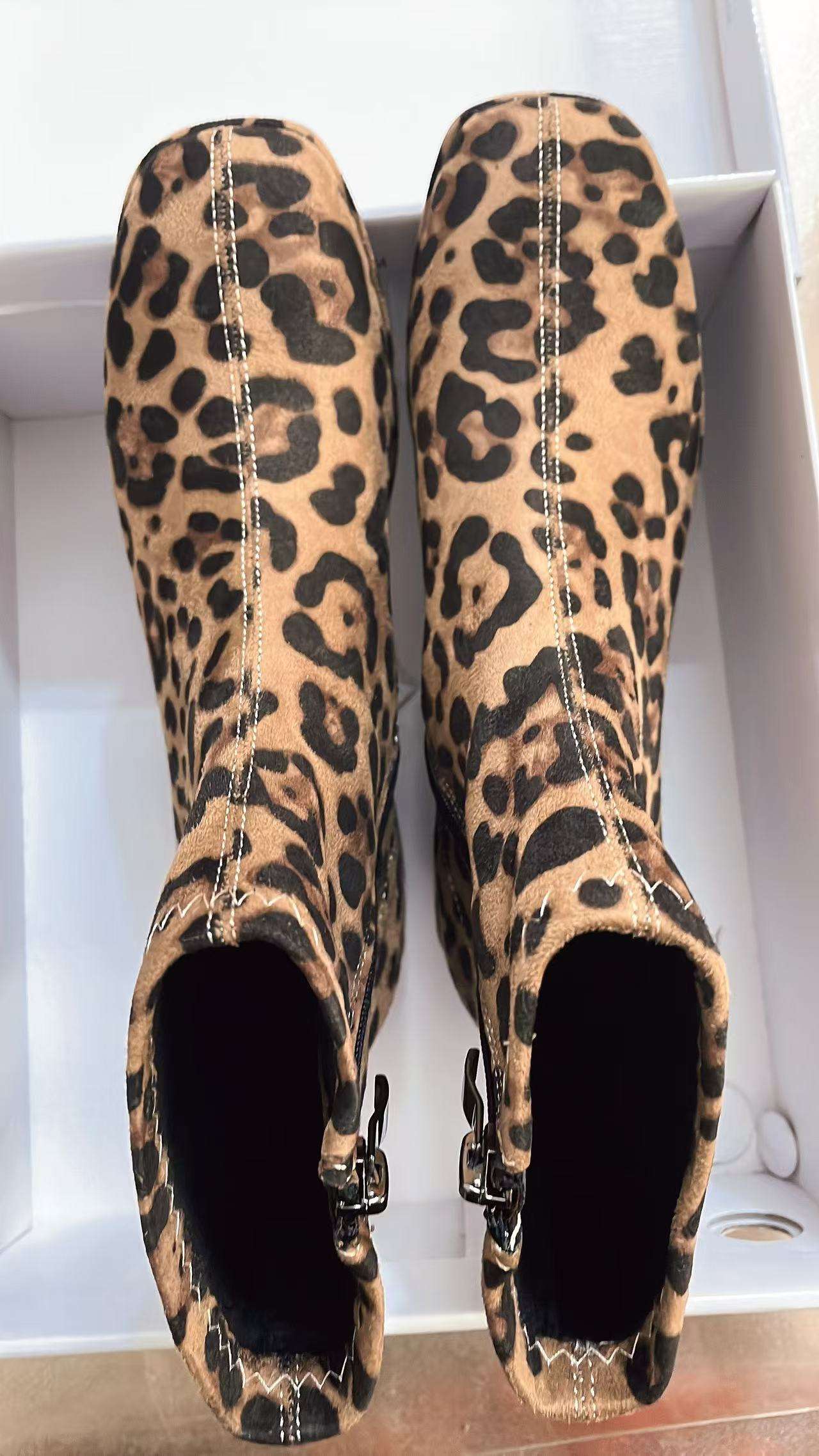 พิมพ์ลายเสือดาว