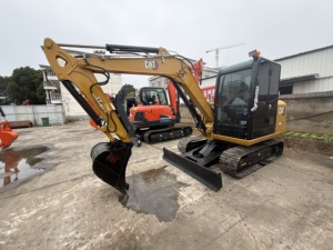 Excavatrice Caterpillar 306D d'occasion, 6 tonnes, hydraulique, sur chenilles, d'origine japonaise, en bon état, faible nombre d'heures, prix avantageux - Product Image 1