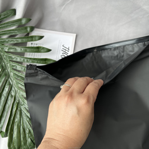 Bán buôn biểu tượng tùy chỉnh in bao bì tự niêm phong Áo sơ mi quần áo <span class=keywords><strong>Zip</strong></span> khóa rõ ràng Ziplock nhựa dây kéo Frosted túi quần áo - Product Image 5