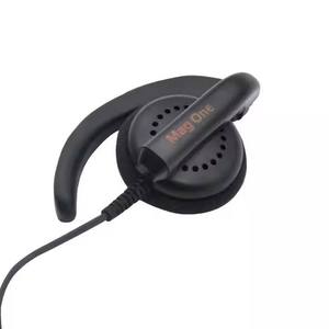 Écouteur Motorola PMLN6531 Mag One avec microphone PTT intégré pour radio bidirectionnelle DP1400 CP200d XiR P3688 - Product Image 4