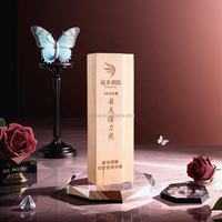 Usine vente directe bas prix conception Simple personnalisé gravé lettré trophée en bois Plaque en bois prix trophée bois