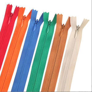 Bán Hàng Trực Tiếp Tùy Chỉnh Nhựa Nylon Đóng Cuối Vô Hình Dây Kéo Tự Động Khóa Thanh Trượt Nickel-Miễn Phí Nhiều Màu Sắc Cho Váy Hidden Ren - Product Image 2