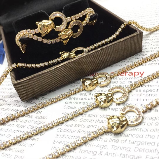 Fashion Luxury Jewelry 2026 New 18k Gold Plated Brass Mounting Crystal Cheap Price Bracelet for Women
