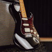 High-quality Custom-made 6-string Electric Guitar 22-fret Poplar Body 6-point Tremolo Bridge C-shape Maple Neck S-S-H Pickup