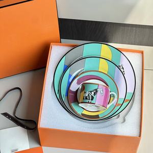 Juego de Platos de Porcelana de Hueso con Diseño de Caballo, Estilo Nórdico, 4 Piezas, para Decoración del Hogar, Venta al por Mayor - Product Image 1