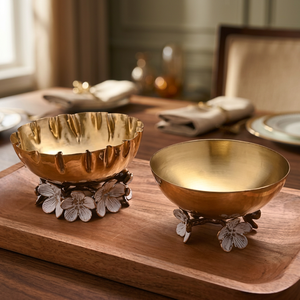 Bols décoratifs traditionnels chinois faits à la main en métal avec base florale, finition dorée polie, plats de forme irrégulière - Product Image 3
